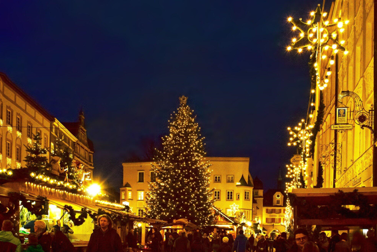 How to Choose the Best Places to Visit at Christmas for Families